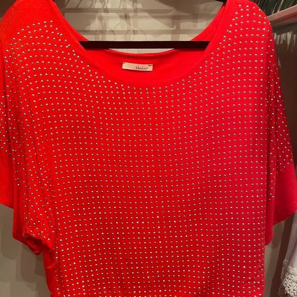 Woman's shirt - Picture 1 of 1